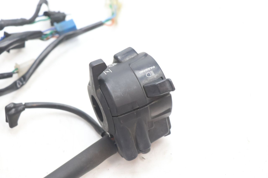 photo de COMMODO GAUCHE HONDA CB F HORNET 600 (2005 - 2006) - Gros plan technique