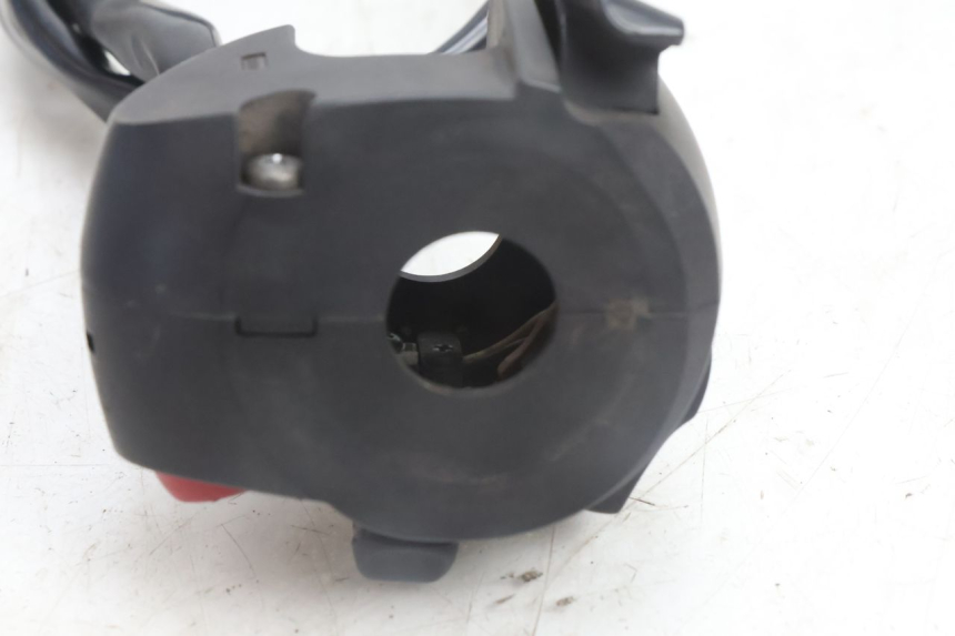 photo de COMMODO GAUCHE PEUGEOT CITYSTAR 125 (2011 - 2017) - Autre angle de vue