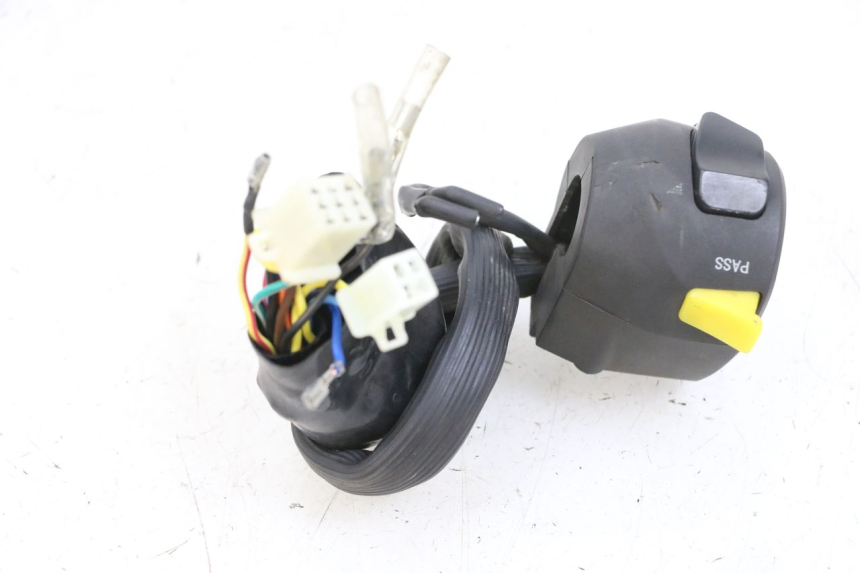 photo de COMMODO GAUCHE KSR CODE 125 (2018 - 2020) - Détail de la pièce