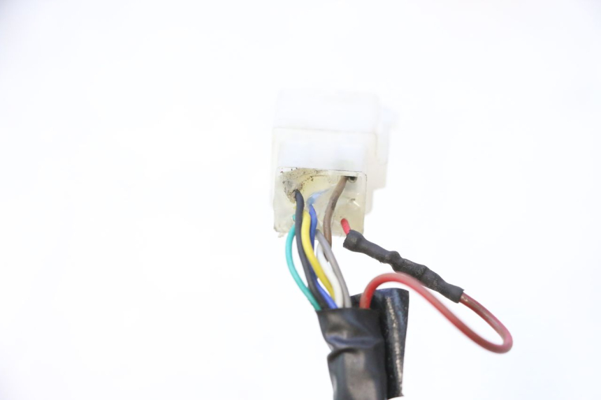 photo de COMMODO GAUCHE WAYSCRAL E-START 1 (2018 - 2022) - Détail de la pièce