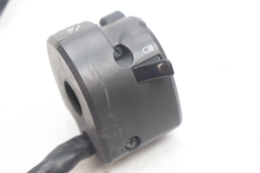 photo de COMMODO GAUCHE YAMAHA FJR 1300 (2001 - 2005) - Vue d’ensemble