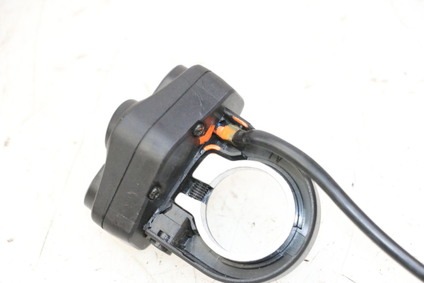 photo de COMMODO GAUCHE KUKIRIN G2 MASTER 1