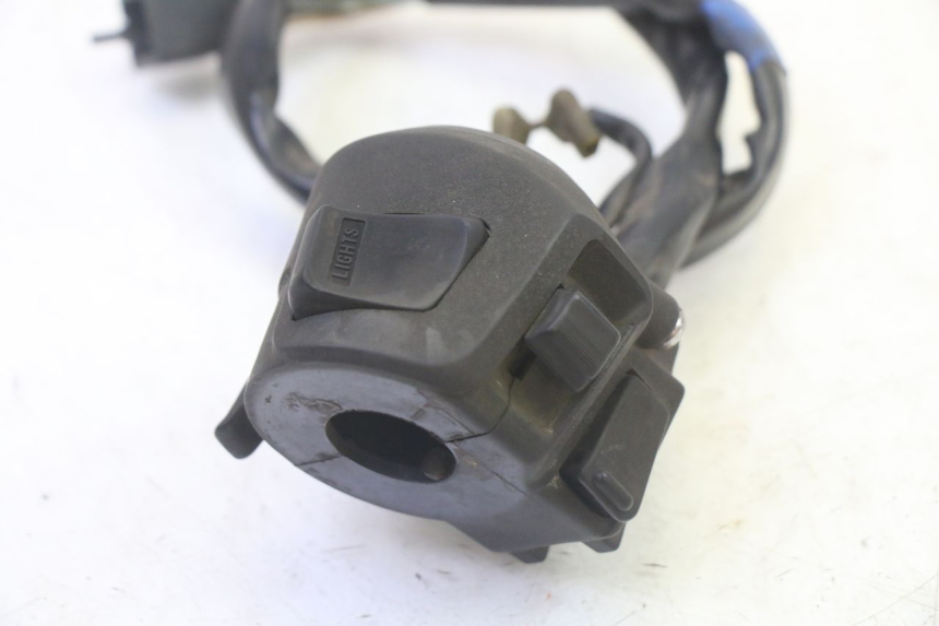 photo de COMMODO GAUCHE KYMCO GRAND DINK 125 (2002 - 2007)