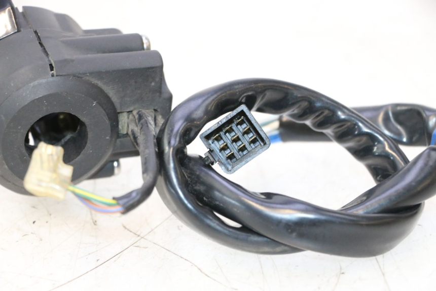 photo de COMMODO GAUCHE KYMCO GRAND DINK 125 (2008 - 2014) - Zoom état d’usage