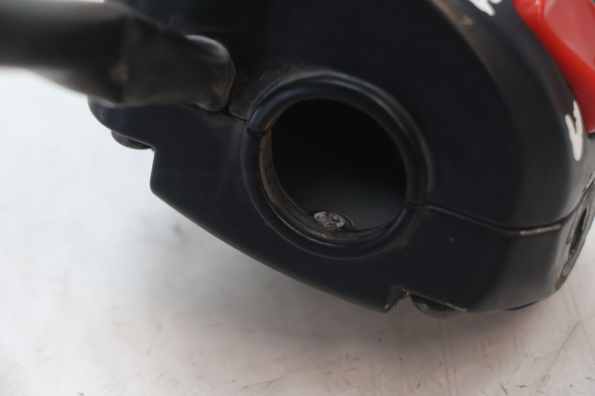 photo de COMMODO GAUCHE TNT MOTOR GRIDO 2T 50 (2010 - 2019) - Points de fixation