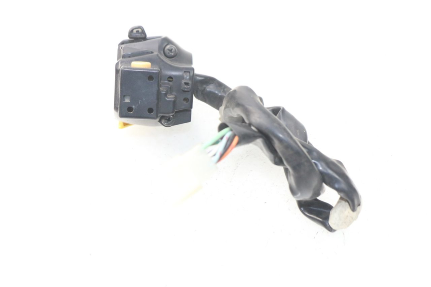 photo de COMMODO GAUCHE SYM GTS EVO 125 (2009 - 2013) - Détail de la pièce