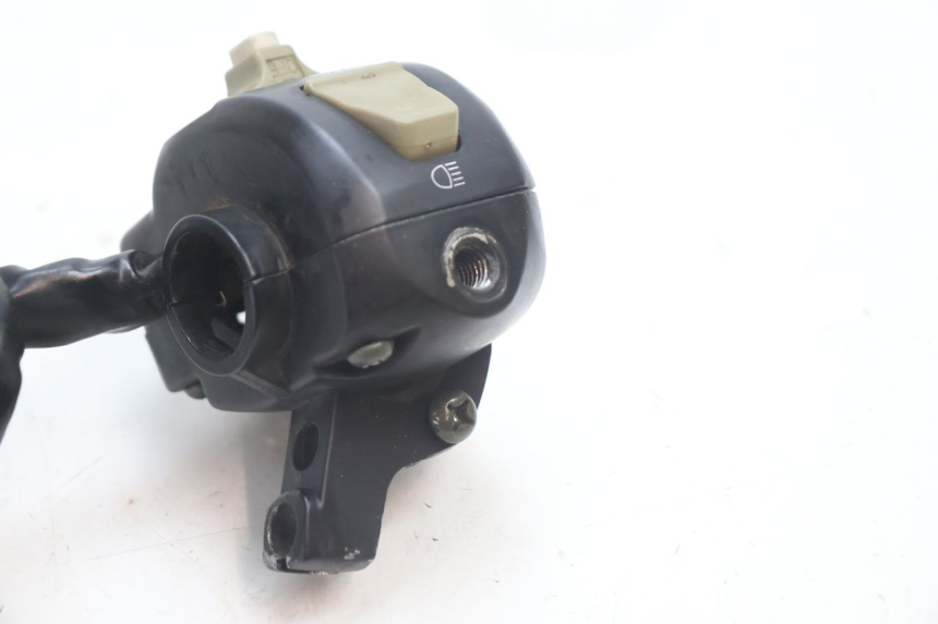 photo de COMMODO GAUCHE KEEWAY HURRICANE 50 (2006 - 2019) - Autre angle de vue