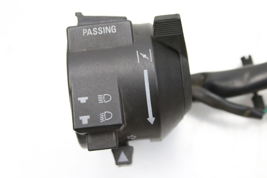 photo de COMMODO GAUCHE SYM HUSKY 125 (1999 - 2005) - Autre angle de vue