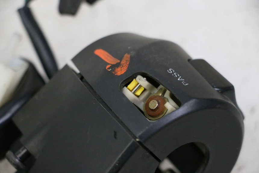 photo de COMMODO GAUCHE SYM JOYMAX 125 (2010 - 2017)