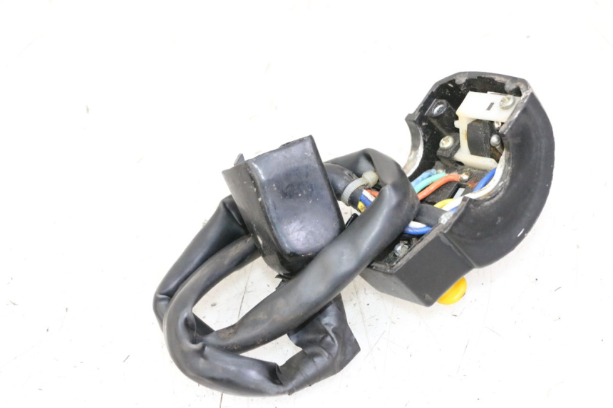 photo de COMMODO GAUCHE PEUGEOT KISBEE 2T 50 (2010 - 2017)