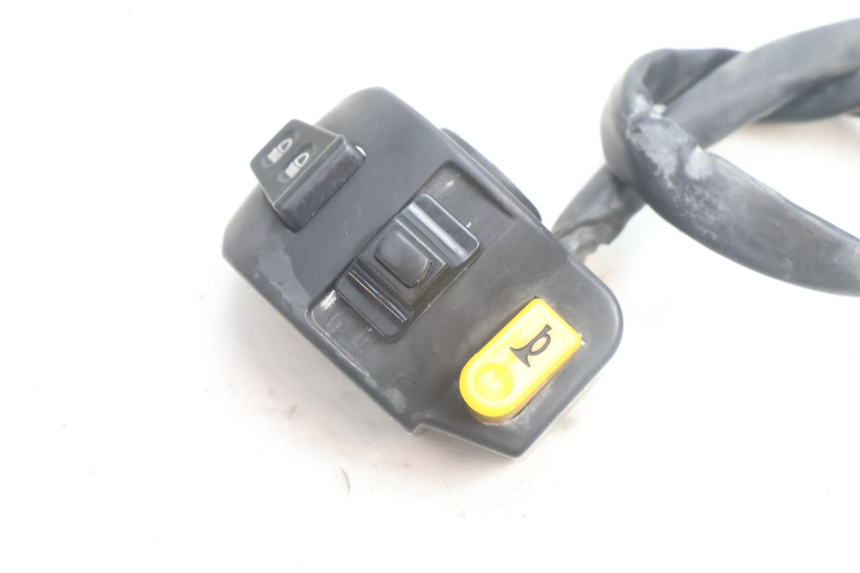 photo de COMMODO GAUCHE PEUGEOT KISBEE 2T 50 (2010 - 2017) - Détail de la pièce