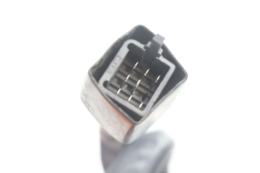 photo de COMMODO GAUCHE PEUGEOT KISBEE 2T 50 (2010 - 2017) - État de surface