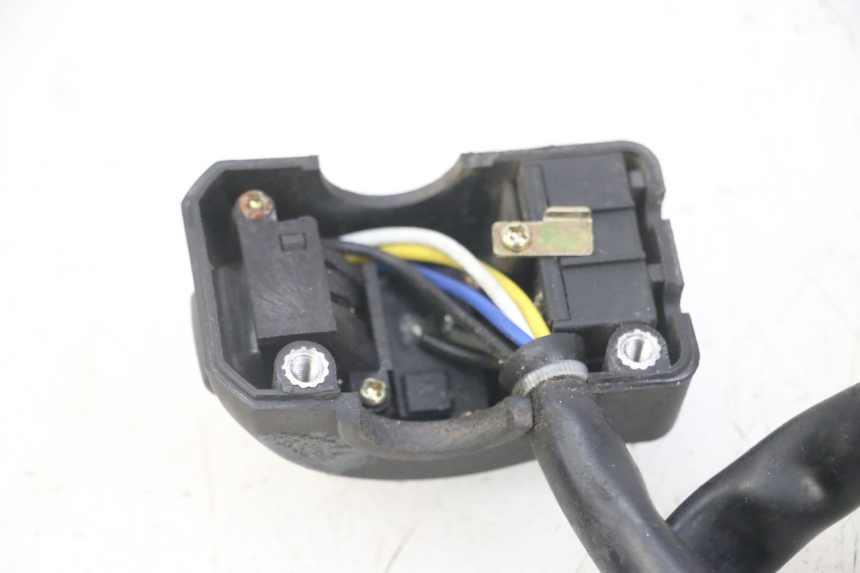 photo de COMMODO GAUCHE PEUGEOT KISBEE 4T 50 (2018 - 2022)