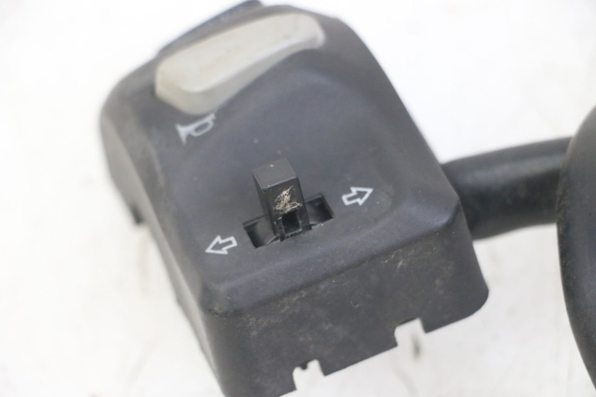 photo de COMMODO GAUCHE PEUGEOT KISBEE 4T 50 (2018 - 2022)