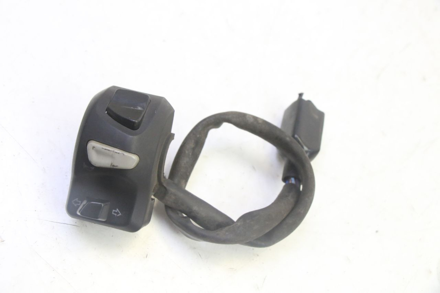 photo de COMMODO GAUCHE PEUGEOT KISBEE 4T 50 (2018 - 2022)