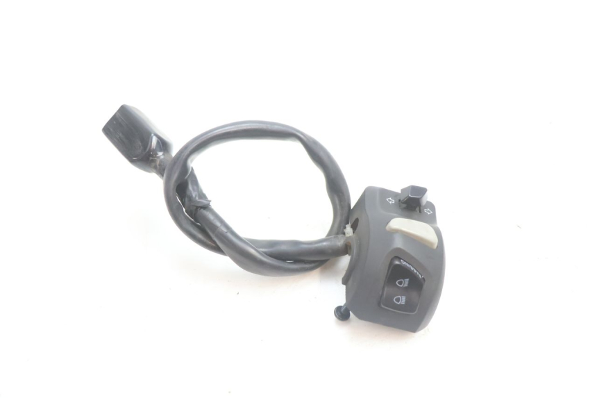 photo de COMMODO GAUCHE PEUGEOT KISBEE 4T 50 (2018 - 2022) - Zoom état d’usage