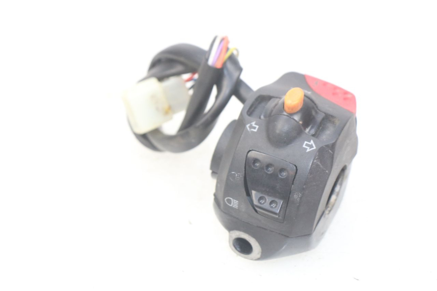 photo de COMMODO GAUCHE PEUGEOT LUDIX BLASTER 50 (2006 - 2014) - Gros plan technique