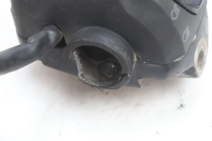 photo de COMMODO GAUCHE PEUGEOT LUDIX BLASTER 50 (2006 - 2014) - État de surface