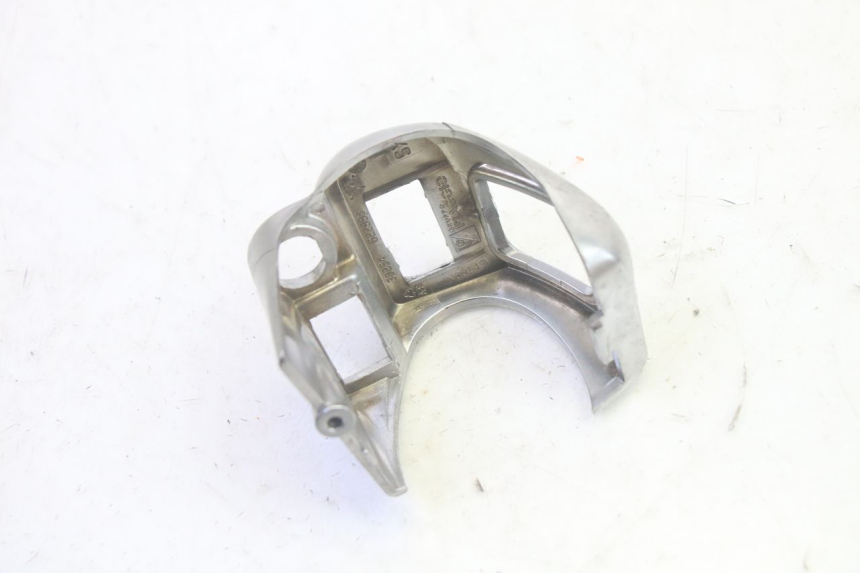 photo de COMMODO GAUCHE PIAGGIO MP3 HPE 350 (2018 - 2020) - Autre angle de vue