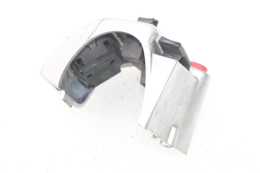 photo de COMMODO GAUCHE PIAGGIO MP3 LT 400 (2007 - 2012)