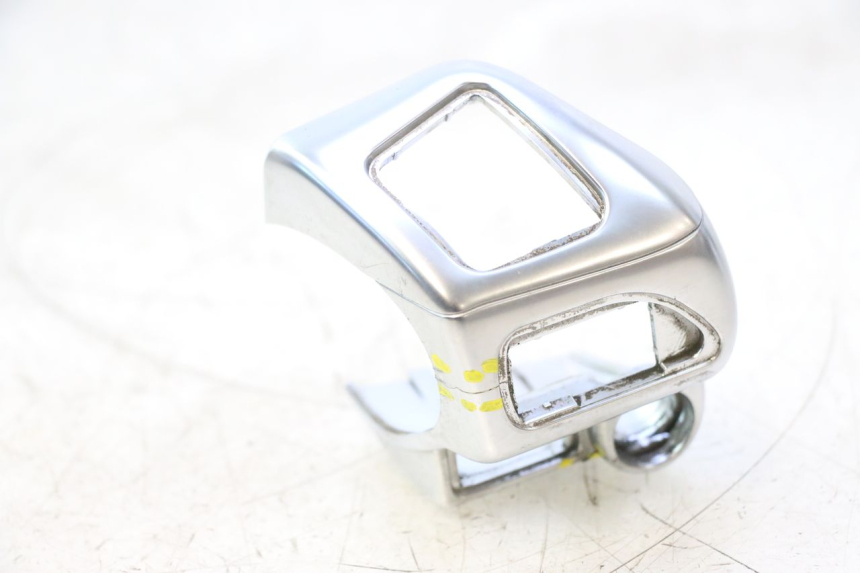 photo de COMMODO GAUCHE PIAGGIO MP3 500 (2011 - 2015) - Points de fixation
