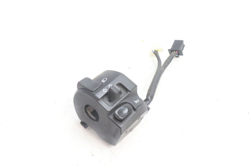 photo de COMMODO GAUCHE YAMAHA N-MAX NMAX 125 (2021 - 2024) - Zoom état d’usage