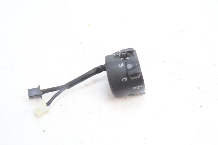 photo de COMMODO GAUCHE YAMAHA N-MAX NMAX 125 (2021 - 2024) - Autre angle de vue