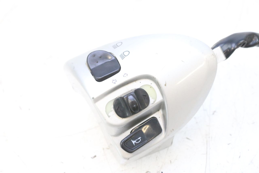 photo de COMMODO GAUCHE YAMAHA NEOS NEO'S 4T 50 (2008 - 2016) - Détail de la pièce