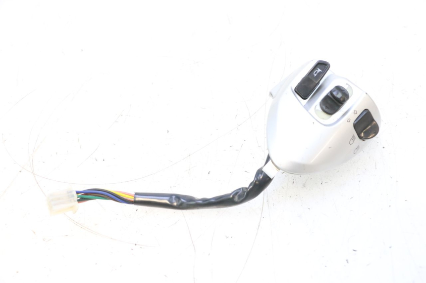 photo de COMMODO GAUCHE YAMAHA NEOS NEO'S 4T 50 (2008 - 2016) - Autre angle de vue