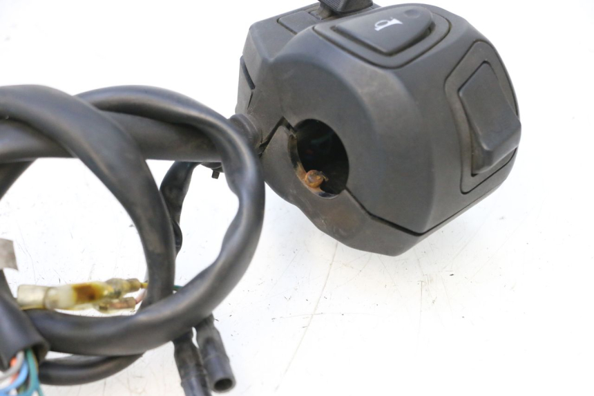 photo de COMMODO GAUCHE HONDA PCX (JF57/JF64) 125 (2014 - 2018) - Points de fixation