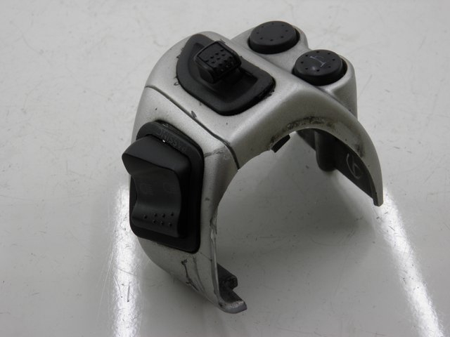 photo de COMMODO GAUCHE PIAGGIO BEVERLY 125 (2005 - 2007)
