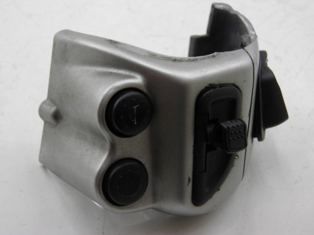 photo de COMMODO GAUCHE PIAGGIO BEVERLY 125 (2005 - 2007)