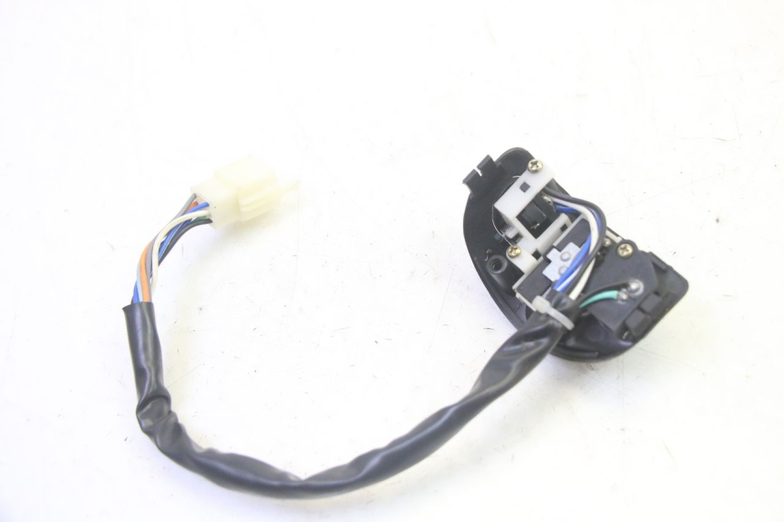 photo de COMMODO GAUCHE EFUN PUSA 1 - Gros plan technique