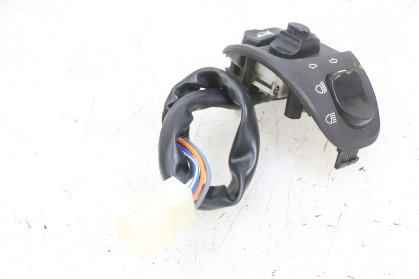 photo de COMMODO GAUCHE EFUN PUSA 1 - Vue d’ensemble