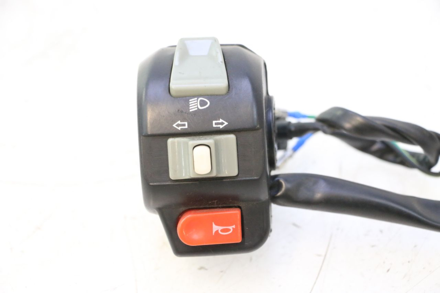 photo de COMMODO GAUCHE VASTRO R-ONE 4T 50 (2014 - 2022) - Marquages et références