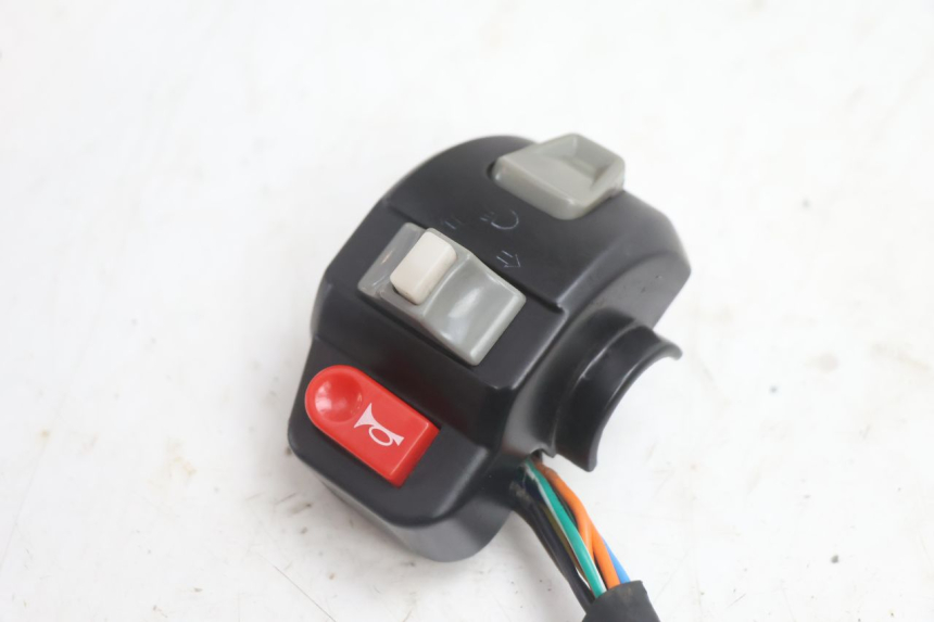 photo de COMMODO GAUCHE RIDE RACE GT 2T 50 (2012 - 2017) - Détail de la pièce
