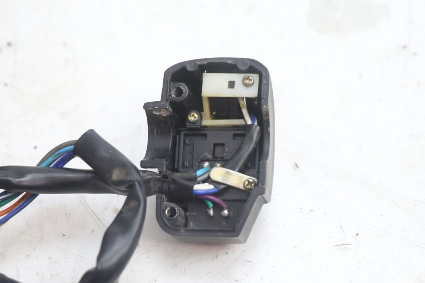 photo de COMMODO GAUCHE YIYING RETRO 125 (2008 - 2018) - Autre angle de vue