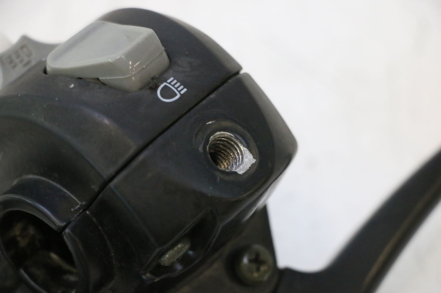 photo de COMMODO GAUCHE TNT MOTOR ROMA 10' 2T 50 (2011 - 2018) - Points de fixation