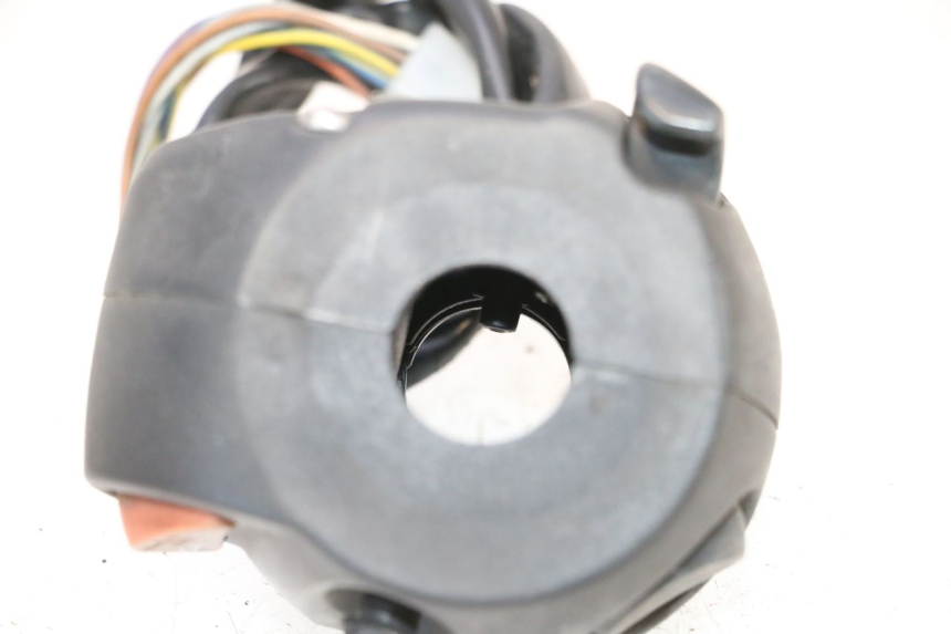 photo de COMMODO GAUCHE PEUGEOT SATELIS COMPRESSOR K15 125 (2006 - 2009) - Zoom état d’usage