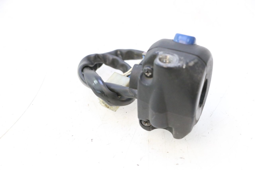 photo de COMMODO GAUCHE PEUGEOT SPEEDFIGHT 2 AC 50 (2000 - 2009) - Gros plan technique