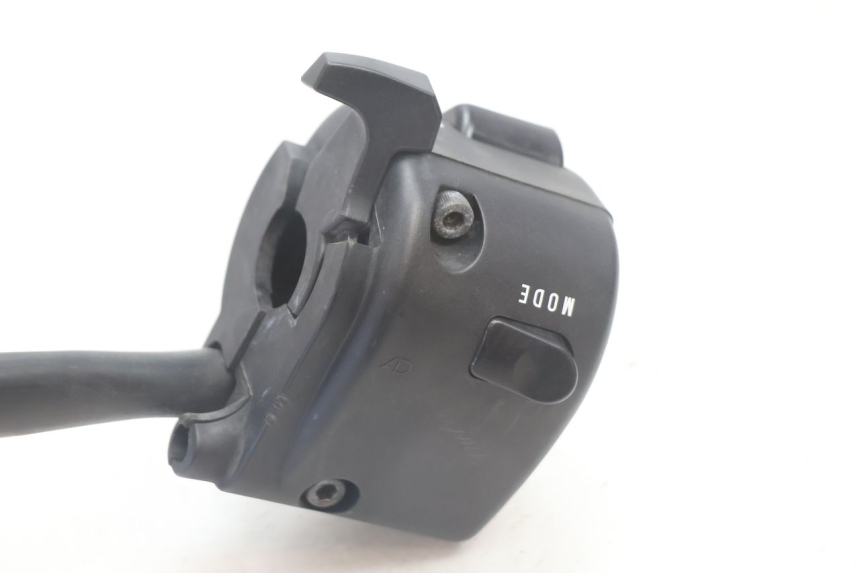 photo de COMMODO GAUCHE CAN-AM SPYDER RS 1000 (2008 - 2012) - Autre angle de vue