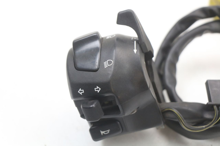 photo de COMMODO GAUCHE SUZUKI GZ MARAUDER 125 (1998 - 2004)