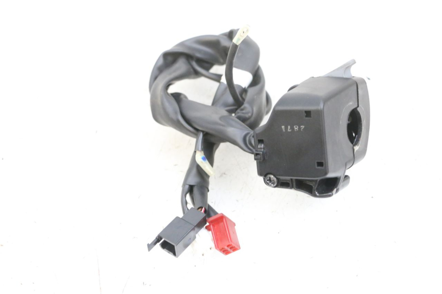 photo de COMMODO GAUCHE YAMAHA TRICITY 300 (2020 - 2024) - Zoom état d’usage