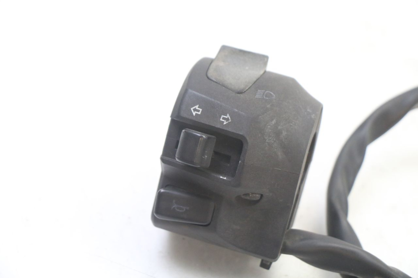 photo de COMMODO GAUCHE SUZUKI UH BURGMAN 125 (2002 - 2006)