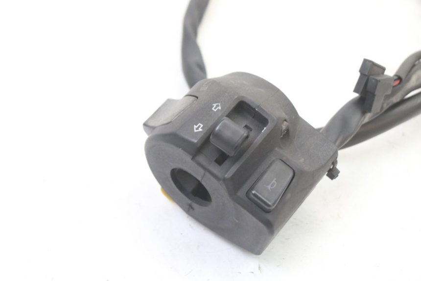 photo de COMMODO GAUCHE SUZUKI UH BURGMAN 125 (2002 - 2006)