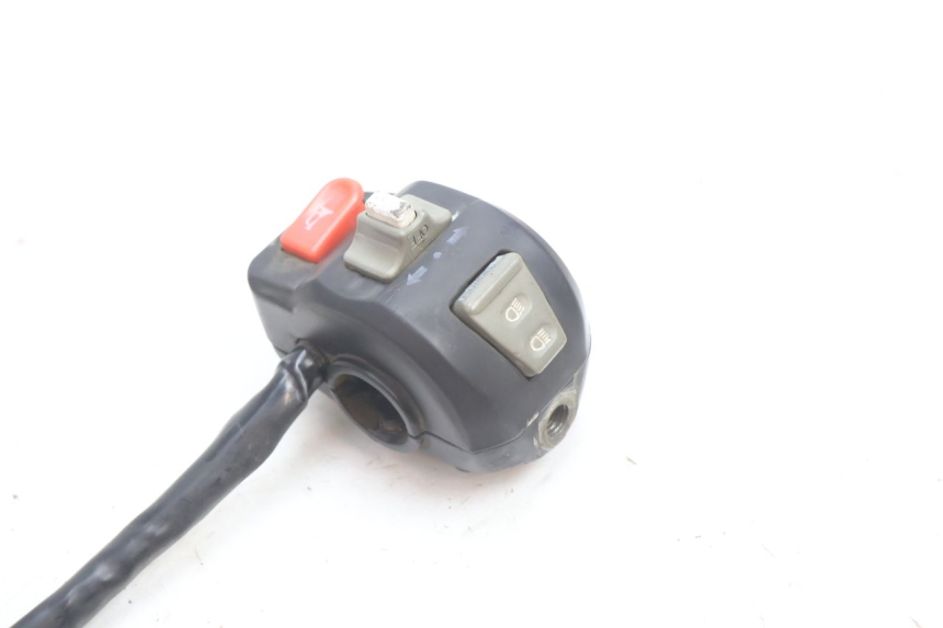 photo de COMMODO GAUCHE PEUGEOT V-CLIC VCLIC 50 (2007 - 2013) - Gros plan technique