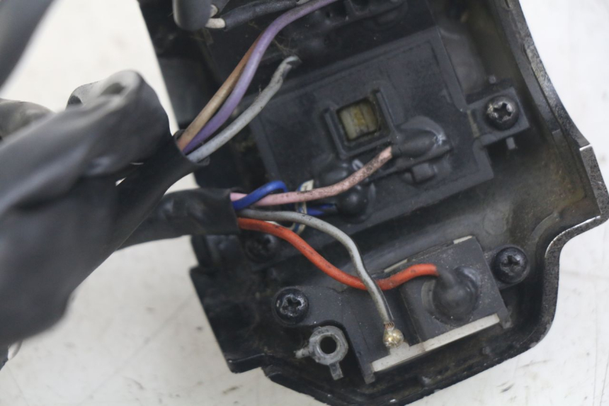 photo de COMMODO GAUCHE PIAGGIO VESPA SPRINT 2T 50 (2014 - 2018)