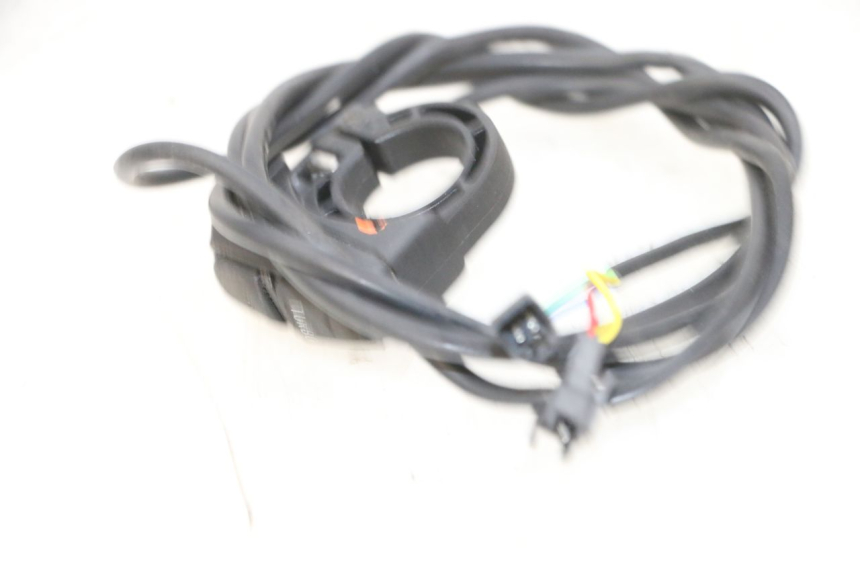 photo de COMMODO GAUCHE DUALTRON VICTOR LIMITED 1