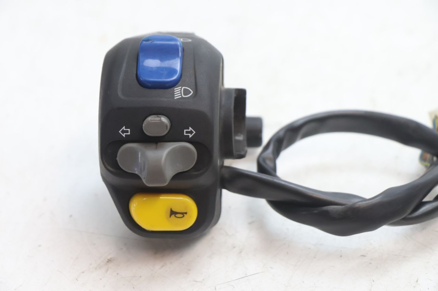 photo de COMMODO GAUCHE PEUGEOT VIVACITY 50 (1998 - 2003) - Détail de la pièce