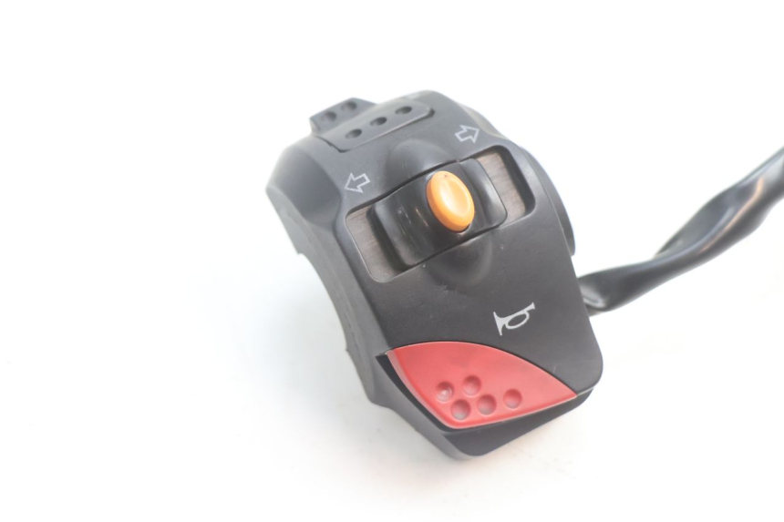 photo de COMMODO GAUCHE PEUGEOT VIVACITY 50 (2004 - 2009) - Détail de la pièce